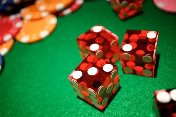 Mobile view of Live Sic Bo with betting controls and balance display